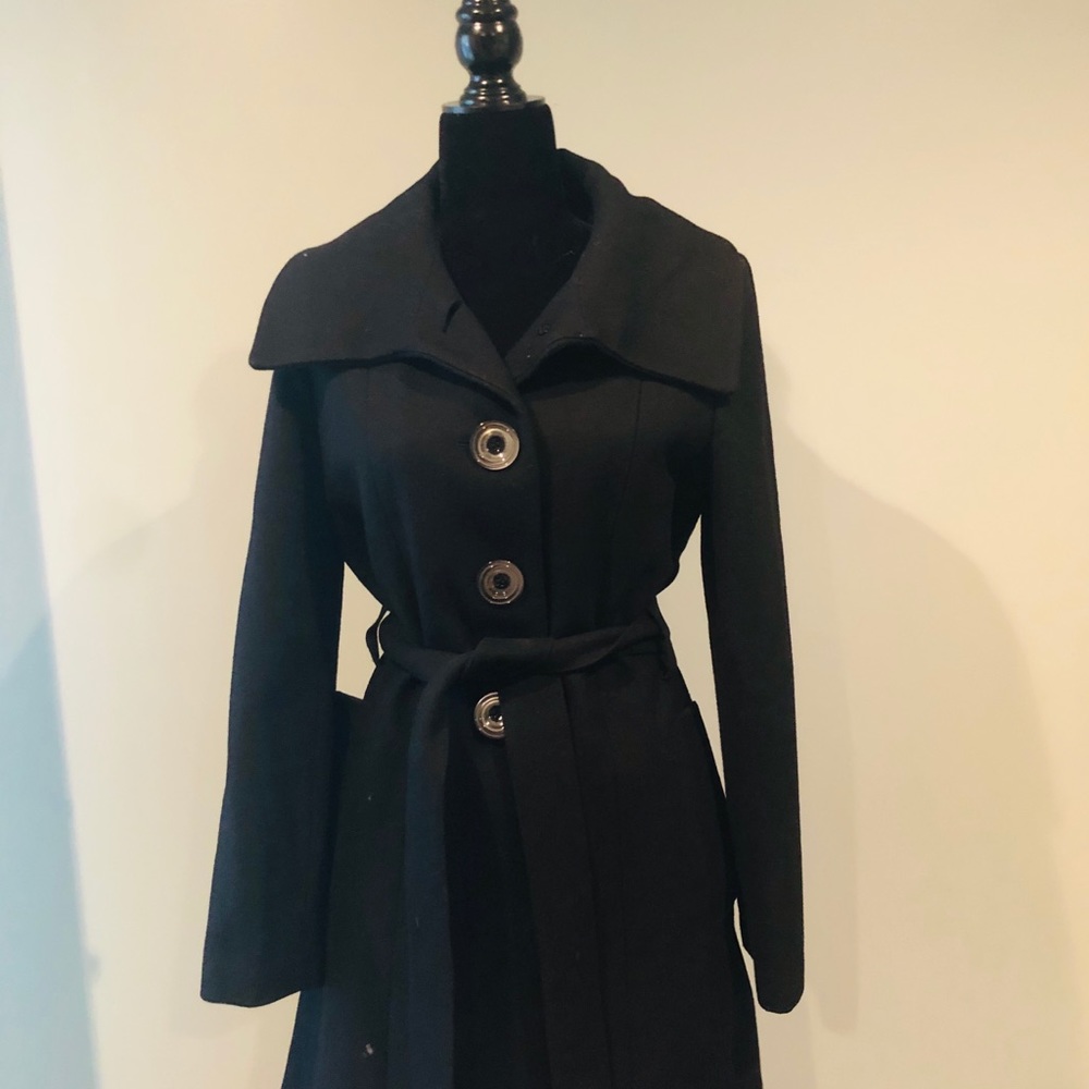 Coat - Picture 4 of 5